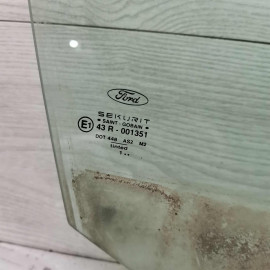 Стекло двери переднее правое Ford Focus I купе