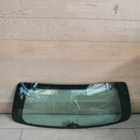 Стекло заднее Kia Sorento I