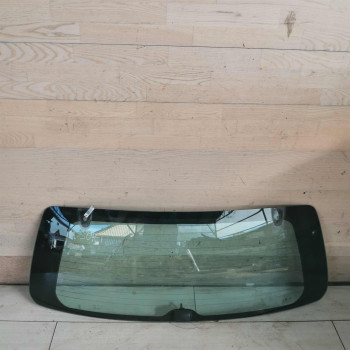Стекло заднее Kia Sorento I