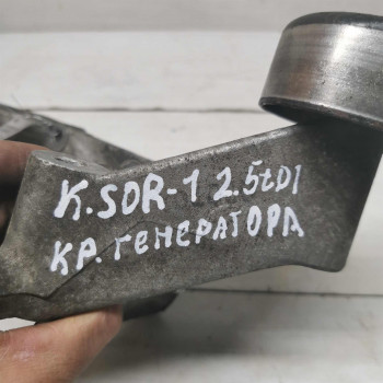 Кронштейн генератора Kia Sorento I