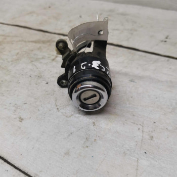 Кнопка багажника Audi 100 c3 Кнопка багажника Audi 100 c3