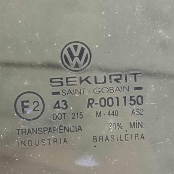 Стекло глухое заднее левое форточка Volkswagen golf IV