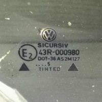 Стекло глухое заднее правое форточка Volkswagen golf 3