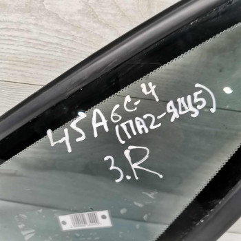 Стекло глухое заднее правое форточка Audi A6 c4, audi 100 c4