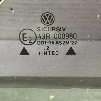 Стекло глухое заднее правое форточка Volkswagen Passat b3