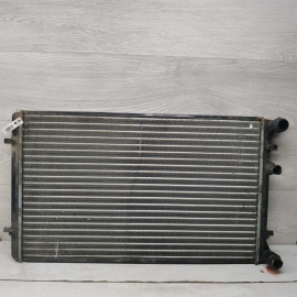 Радиатор основной Volkswagen Golf 4, Skoda Octavia I (A4), Volkswagen Bora, Audi A3 8L Радиатор основной Volkswagen Golf 4, Skoda Octavia I (A4), Volkswagen Bora, Audi A3 8L