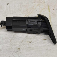 Кнопка открытия багажника Ford Focus I Кнопка открытия багажника Ford Focus I