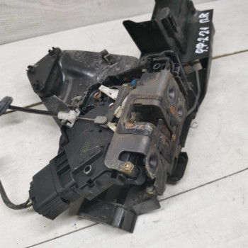 Замок двери передний правый Ford Focus II дорестайлинг