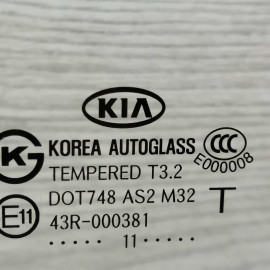 Стекло двери переднее левое KIA Soul I