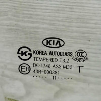 Стекло двери переднее правое KIA Soul I