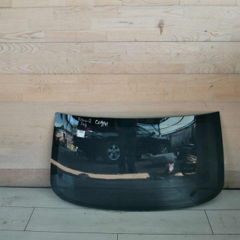 Стекло заднее Nissan Tiida I