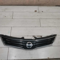 Решетка радиатора Nissan Tiida I Решетка радиатора Nissan Tiida I