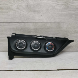 Блок управления печкой и кондиционером Toyota Corolla XI (E160, E170, E180)