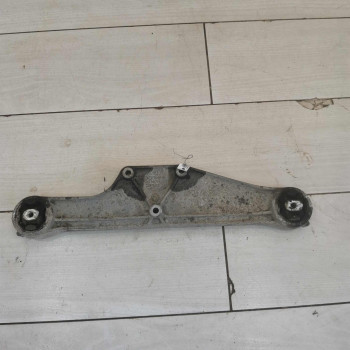 Кронштейн крепления заднего редуктора Audi a8 d2