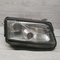 Фара передняя правая Audi a8 d2 дефекты