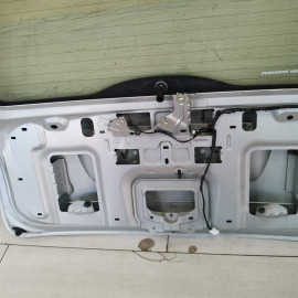 Крышка багажника Ford Focus II