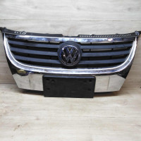 Решётка радиатора Volkswagen touran I рест дефект