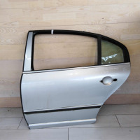 Дверь задняя левая Skoda Superb 2002 г.в.
