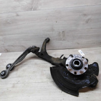 Кулак поворотный передний левый Skoda Superb 2002 г.в. Volkswagen Passat B5 (B5 GP) Audi A4 B5 (B6) Audi A6 C5 ступица