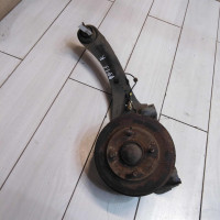 Цапфа задняя правая рычаг Ford Focus 1