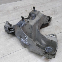 Кронштейн крепления двигателя правый Volkswagen Passat B5 Passat B5 GP Audi A6 C5 Skoda superb Audi A4 b5