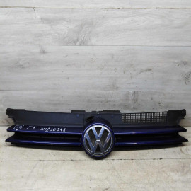 Решётка радиатора Volkswagen Golf 4    1j0853651g 1j0853655f