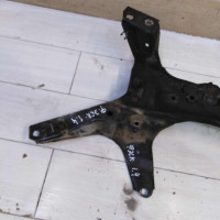 Балка передняя подрамник Ford Escort 5 рест 2 хэтчбек   