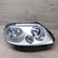 Фара правая Volkswagen Caddy III