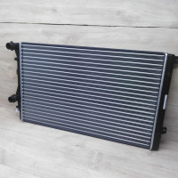 Радиатор основной Volkswagen Golf 5, Jetta 5, Skoda Octavia A5 новый