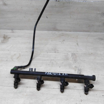 Форсунка топливная 2.0 Renault Duster I  три штуки