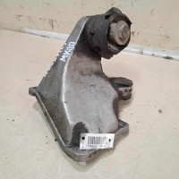 Кронштейн МКПП правый Audi 80 B4 2.3i