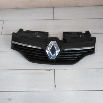 Решётка радиатора Renault Sandero Stepway II