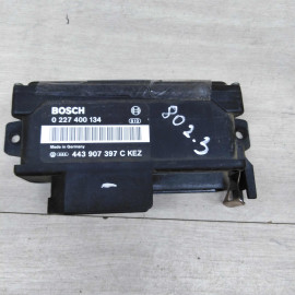 Блок управления зажиганием Audi 80 B3