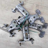 Петля двери Mitsubishi Lancer 9