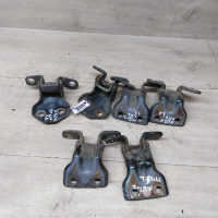 Петля двери Mazda 323