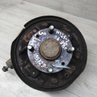 Цапфа задняя левая ступица Mazda 323  