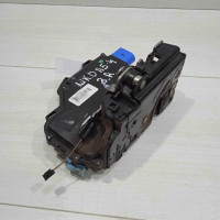 Замок двери задний правый Skoda Octavia II A5