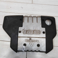 Декоративная крышка двигателя накладка Mitsubishi Carisma I 