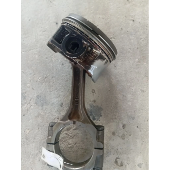 Поршень шатун Subaru Forester II EJ20