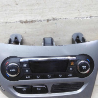 Блок управления печкой Ford Focus 3     