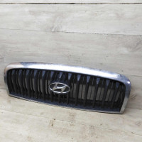 Решётка радиатора Hyundai Sonata 4 (EF)  бу