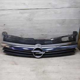 Решетка радиатора Opel Astra h 