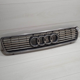 Решётка радиатора Audi 80 B4 бу