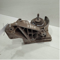 Опора двигателя левая 2.6i 2.8i Audi 100 C4 Audi A6 C4