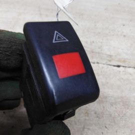 Кнопка аварийной сигнализации Skoda Octavia I (A4) 