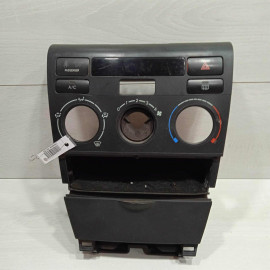 Рамка магнитолы пепельница кнопка аварийной сигнализации Toyota Corolla IX (E120, E130)