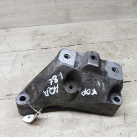 Опора МКПП 1.8t Skoda Octavia Tour Volkswagen Golf 4 Volkswagen Bora Audi a3 8l