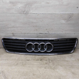 Решётка радиатора Audi A6 C4  