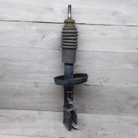 Амортизатор передний Renault Clio II дорестайлинг
