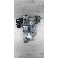 Кронштейн двигателя Volkswagen Passat B3 037903143G